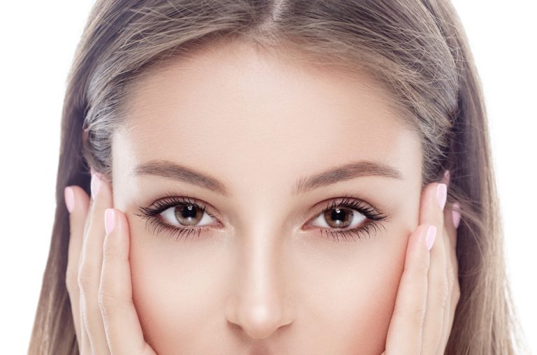 Ein Auge größer als das andere Ursachen und Wissenswertes