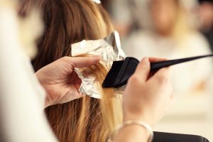 Haare aufhellen ohne Chemie
