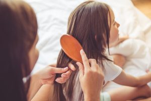 Kaugummi aus Haaren entfernen