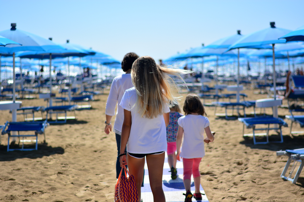 familie im badeurlaub